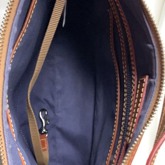 Dooney and Bourke MLB Pittsburgh Pirates shoulder bag - Picture 4 of 10